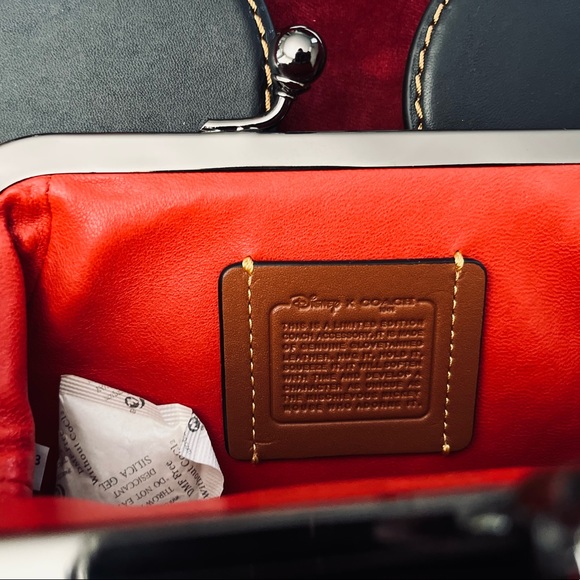 COACH X DISNEY MICKEY KISSLOCK WRISTLET/CLUTCH ❤️LIMITED EDITION ❤️Mint cond… - Picture 7 of 10